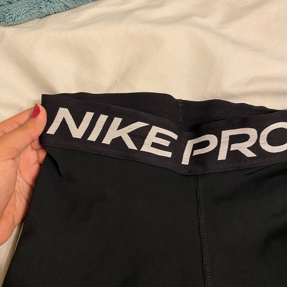 Nike pro shorts - Picture 2 of 6